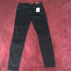 Black GUESS Skinny Jeans: Size 27